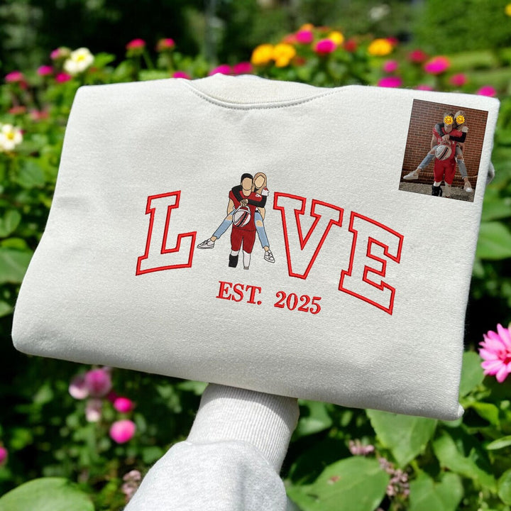 Sweat-shirt personnalisé brodé photo couple LOVE Est Année