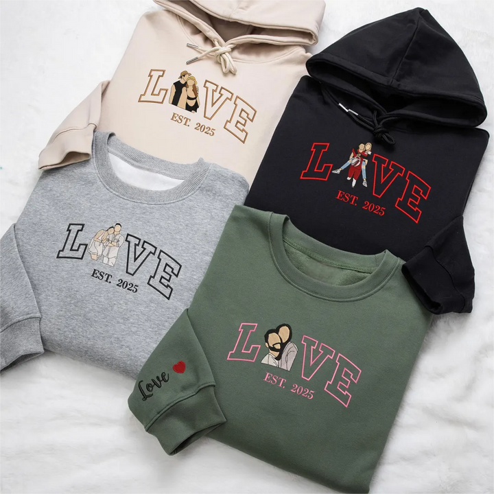 Sweat-shirt personnalisé brodé photo couple LOVE Est Année