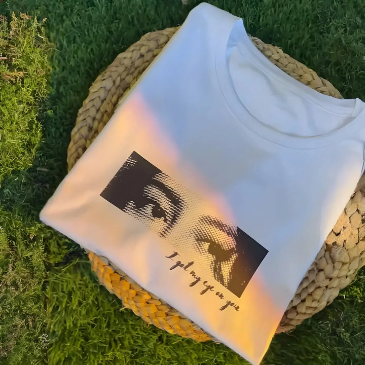 T-shirt personnalisé avec yeux pour couple