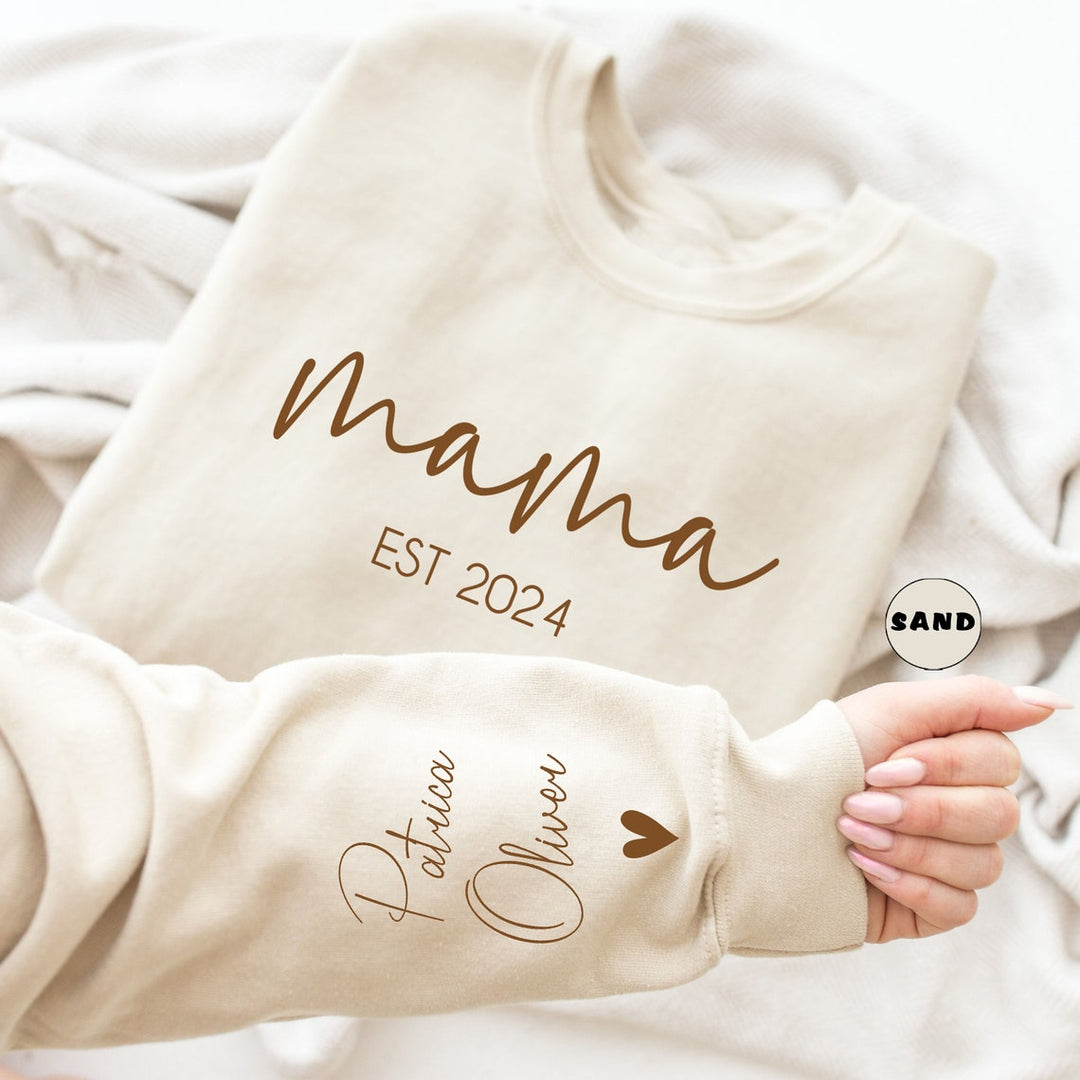 Pull Mama Personnalisé: Nom de l'Enfant Brodé sur la Manche