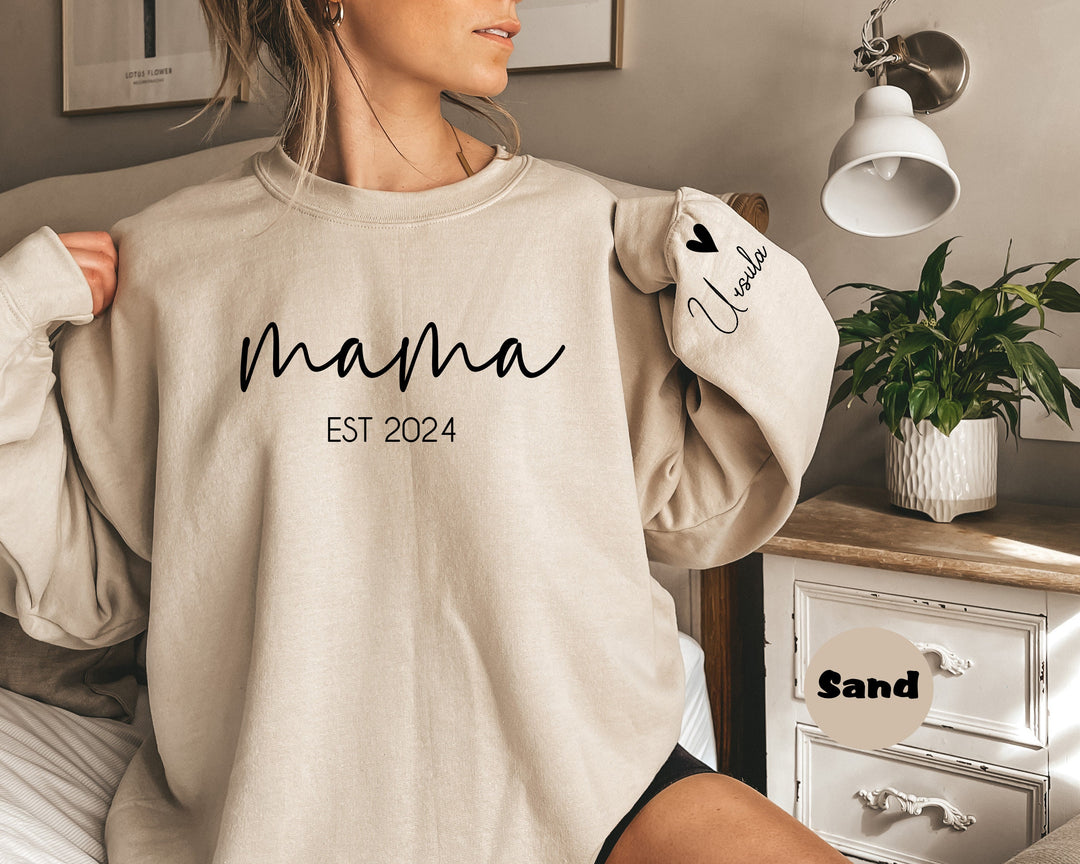 Pull Mama Personnalisé: Nom de l'Enfant Brodé sur la Manche