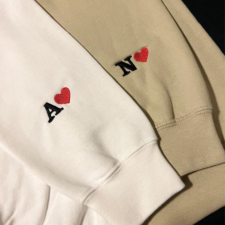 Sweat-shirt brodé personnalisé avec portrait de couple