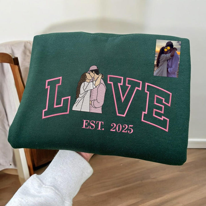 Sweat-shirt personnalisé brodé photo couple LOVE Est Année