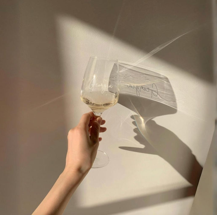 Verres à vin blanc personnalisés : le cadeau idéal pour les amateurs de vin