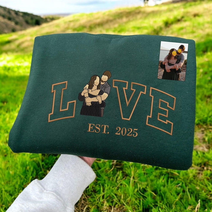 Sweat-shirt personnalisé brodé photo couple LOVE Est Année