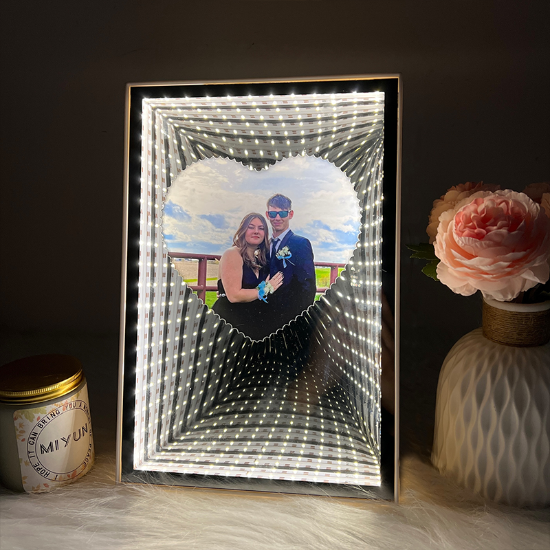 Cadre photo miroir 3D personnalisé en forme de cœur avec boîte lumineuse