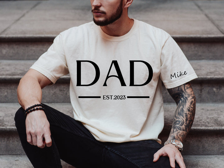 Sweat-shirt personnalisé Dad Est avec des noms d'enfants sur la manche