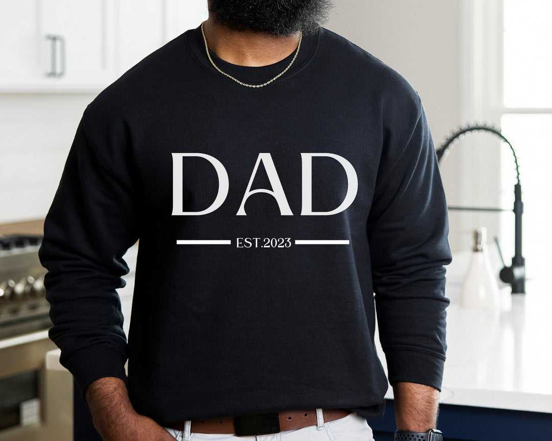 Sweat-shirt personnalisé Dad Est avec des noms d'enfants sur la manche