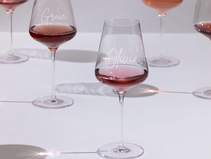 Verres à vin blanc personnalisés : le cadeau idéal pour les amateurs de vin