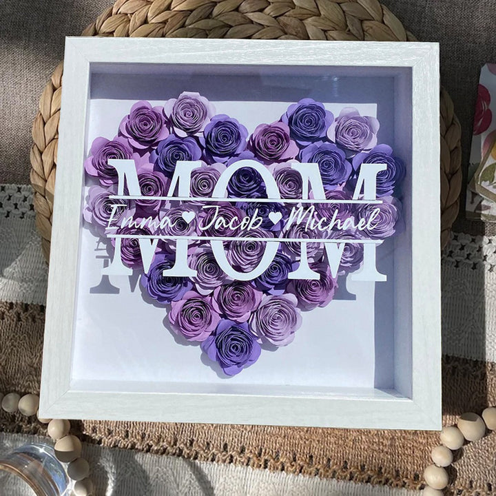 Cadre d'ombre de fleur monogramme en forme de cœur pour maman